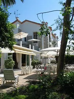 **  Hotel Pierre Loti Antibes Fransa