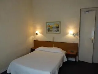 Hotel Pierre Loti Antibes 2*,  Fransa