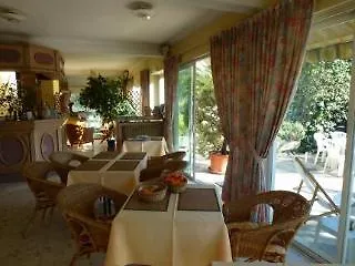 **  Hotel Pierre Loti Antibes Fransa